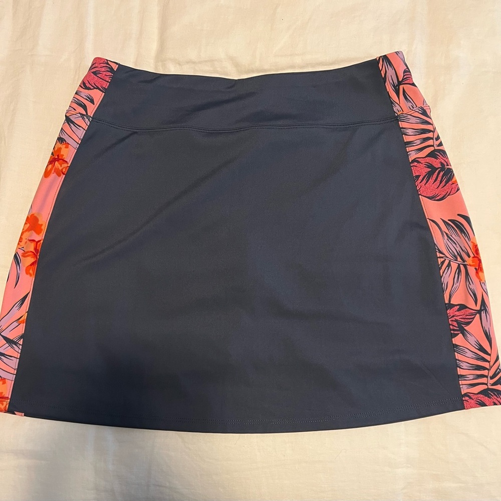 Women’s Tommy Bahama floral golf skirt | Small